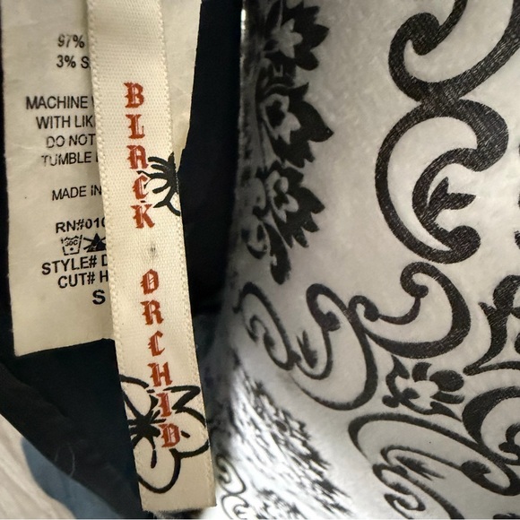 Black Orchid Gothic Lolita Dress - Picture 4 of 4